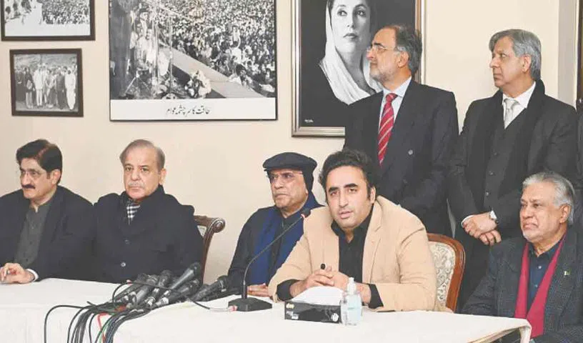 పాకిస్తాన్ లో సంకీర్ణ ప్రభుత్వం ఏర్పాటుకు ఒప్పందం