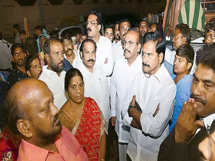 మాజీ మంత్రి పుల్లారావు కుమారుడి అరెస్టు