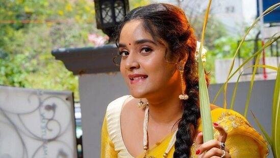 స్నేహితురాలి ఇంట్లో చోరీలతో వర్ధమాన నటి అరెస్ట్