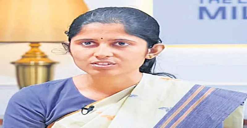 సివిల్స్ లో మొదటిసారే అనన్యకు మూడో ర్యాంక్