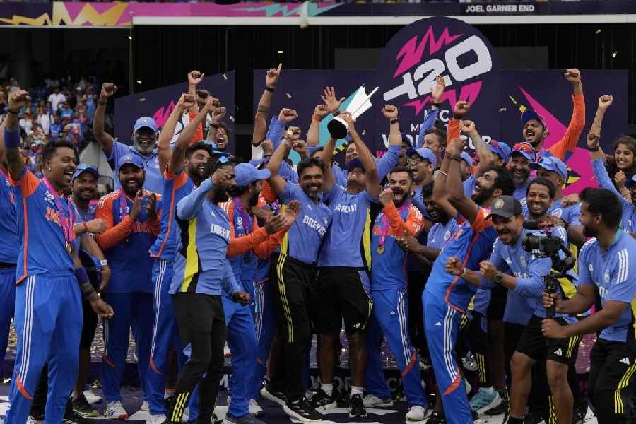 టీ20 ప్రపంచకప్ మనదే.. రెండోసారి విశ్వవిజేత