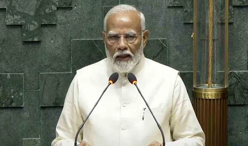 లోక్సభ సమావేశాలు ప్రారంభం.. ఎంపీగా ప్రమాణం చేసిన మోదీ