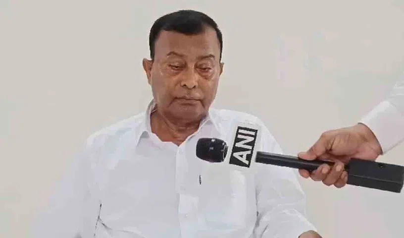 మీడియా ముందుకు పరారీలో ఉన్న భోలే బాబా