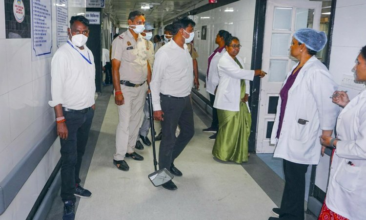 ఢిల్లీ ఆస్పత్రులకు బాంబు బెదిరింపు