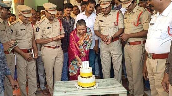 ఎమ్యెల్యే భార్య జన్మదినోత్సవంలో పోలీస్ అధికారులు