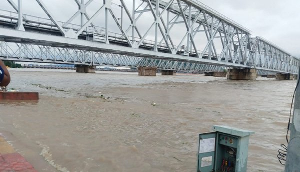 కృష్ణ కరకట్ట తెగిపోయే ప్రమాదం 