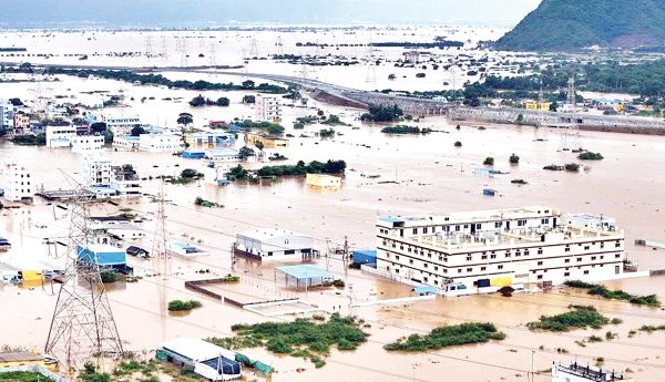 ఏపీ వరదలతో రూ. 6,880 కోట్లు నష్టం
